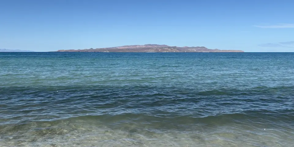 I went to the beach for the last time With the year ending, temperatures are droppping. I visited Playa Tecolote one last time.